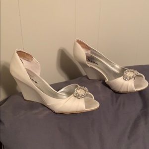 Nina ivory Wedges